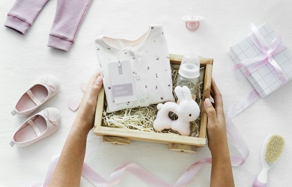Idées de cadeau naissance originales et personnalisées
